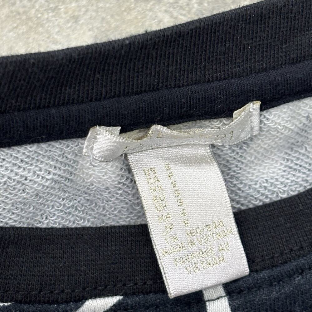 Forever 21 London Paris New York Black And White Crewneck Small Y2K - Picture 5 of 7